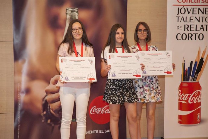 Granada.- Coca-Cola elige a Claudia Saavedra, Luna Rodríguez y Marta Aláiz ganadoras de su concurso de relato corto