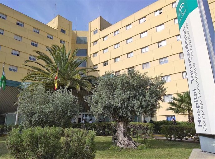 Fallece el hombre que ingresó en Torrecárdenas (Almería) con heridas tras haber sido atado en su vivienda