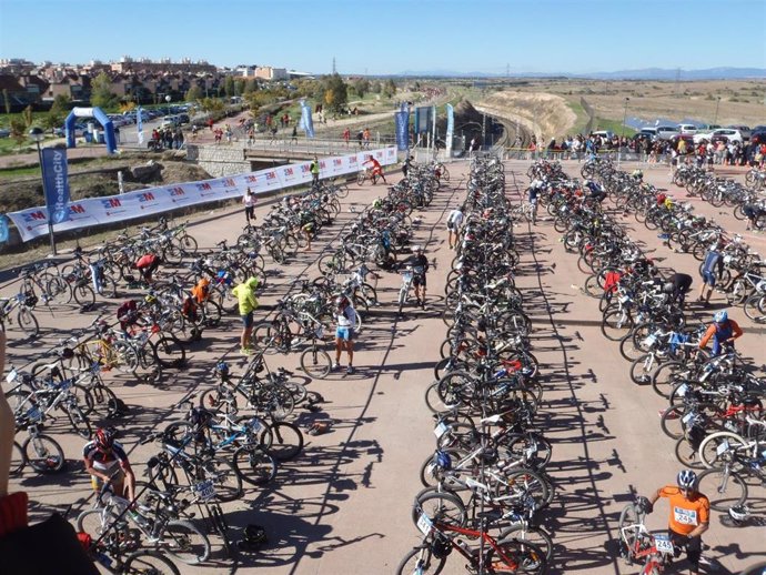 Fútbol.- El Alcorcón regalará una entrada a los aficionados que vayan en bici al partido de este sábado