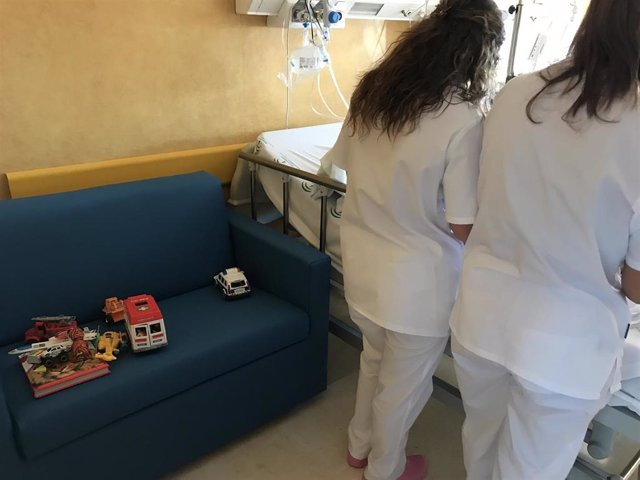 El Hospital Macarena instala nueve sillones-cama en oncología pediátrica