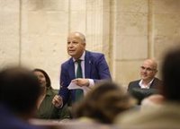 Imbroda llama "All Star de la demagogia" a diputada del PSOE, que le describe como "más de derechas que la ultraderecha"