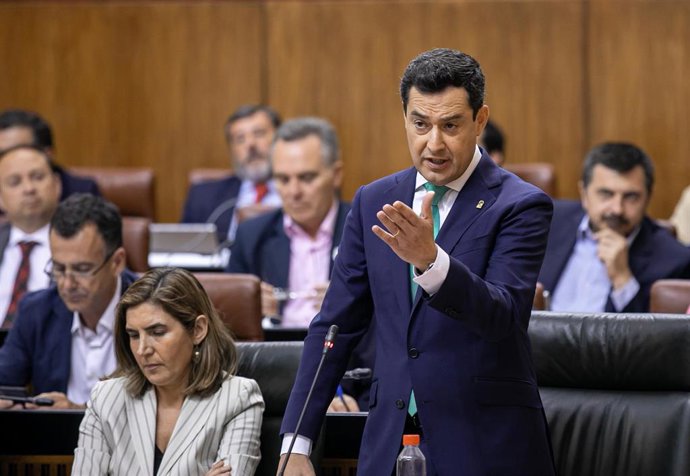 Moreno defiende un presupuesto andaluz expansivo, "riguroso" y eficaz ante "el mazazo" fiscal de Sánchez