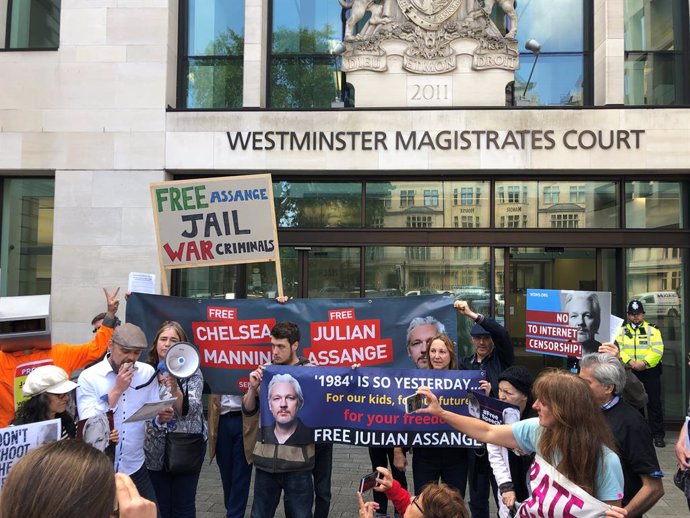 Julian Assange extradition in London