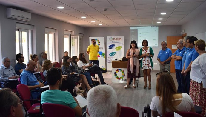 Málaga.- Una treintena de personas se forman en fiscalidad y contabilidad en la Escuela de Impacto Social de La Noria