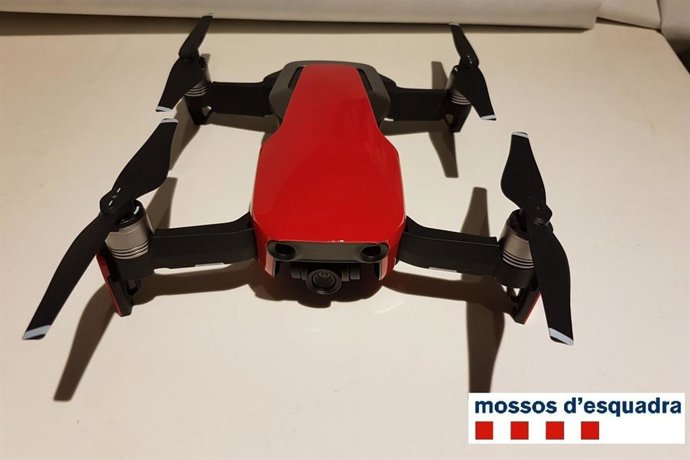 Sucesos.- Detenido al intentar vender un dron sustraído de una furgoneta de Celr (Girona)