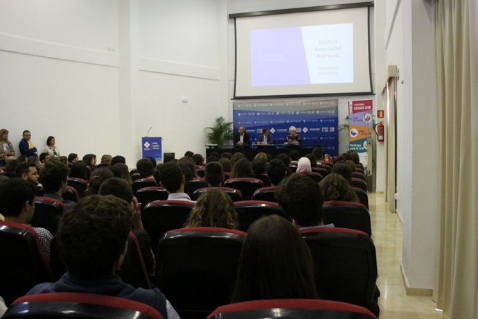 Més de 70 alumnes de secundria de Mallorca reben els guardons com a guanyadors de les Olimpíades Escolars en la UIB