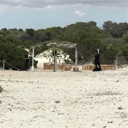 Terraferida censura la celebración de una boda en las dunas protegidas del Parque Natural de Es Trenc
