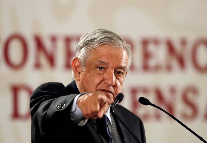 México.- López Obrador llama a la "no violencia" tras el envío de un libro bomba a una senadora mexicana