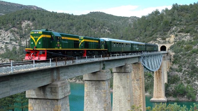 Economía/Empresas.- Alsa avanza como operador ferroviario al hacerse con su segundo tren turístico
