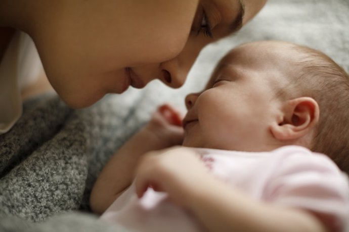 Las 5 pautas para estimular visualmente a los bebés desde que nacen