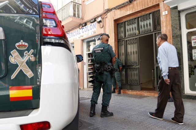 Registro de la Guardia Civil en Málaga en una operación contra el blanqueo