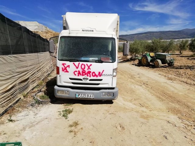Granada.- 26M.- Vox denuncia actos vandálicos contra el camión de un candidato en Ugíjar, en la Alpujarra