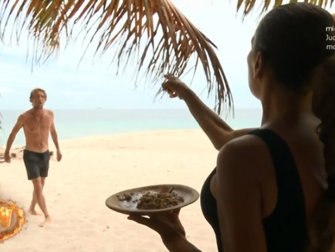 Isabel Pantoja, desenmascarada por Jorge Javier Vázquez tras robar una lata