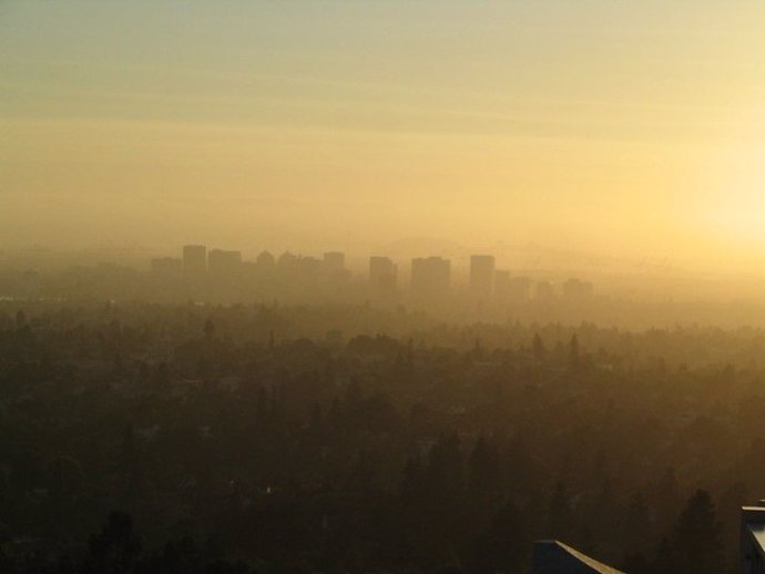 Viajar a ciudades con altos niveles de contaminación puede provocar problemas respiratorios