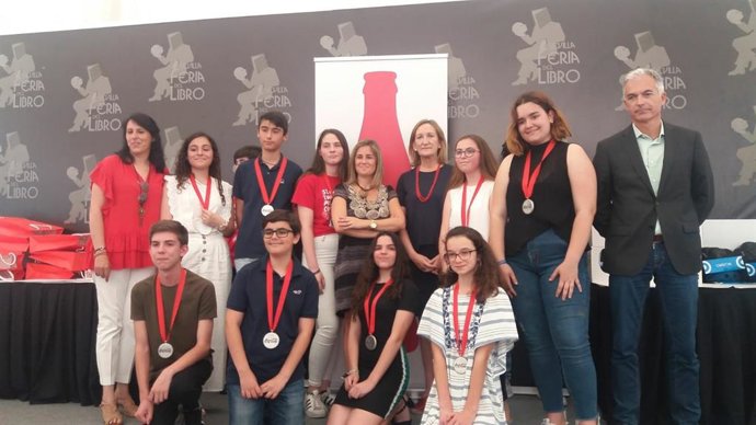 Cádiz.- Jimena Gómez, Lucía Rosado y Antonio Dávila vencen en el Concurso Coca-C