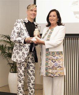 El diseñador argentino Roberto Piazza, galardonado con los Premios Nacionales a la Moda y a la Excelencia Empresarial