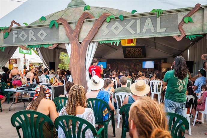 El grito estudiantil por el clima y la lucha indígena contra el expolio del Amazonas saltan al Foro Social del Rototom