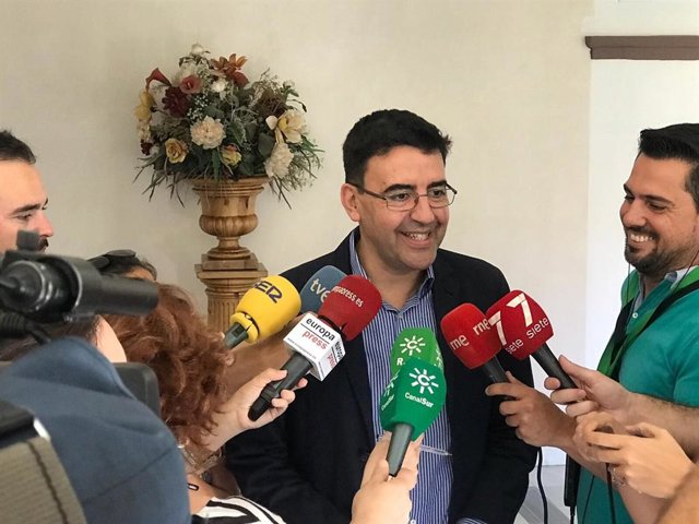 PSOE-A critica que el Presupuesto del PP-A y Cs "sube la presión fiscal" y "desmontarán los servicios públicos"