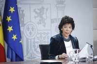 Celaá abre la puerta a incorporar a miembros designados por Podemos en el Gobierno, pero sin llegar a una coalición