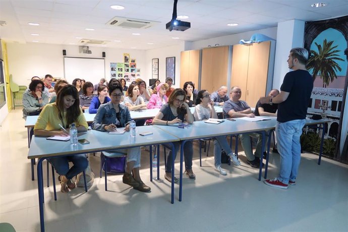 Más de 40 orientadores de centros participan de una jornada en el Instituto de Estudios a Distancia de Baleares