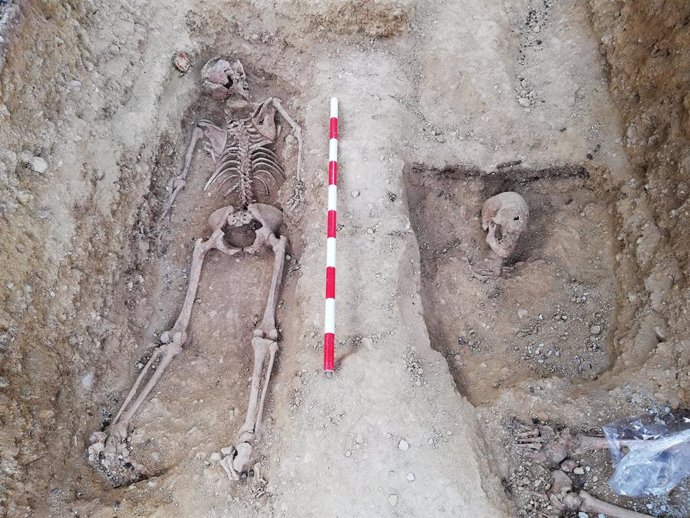 El cos d'una dona recuperat en la fossa de Calvi