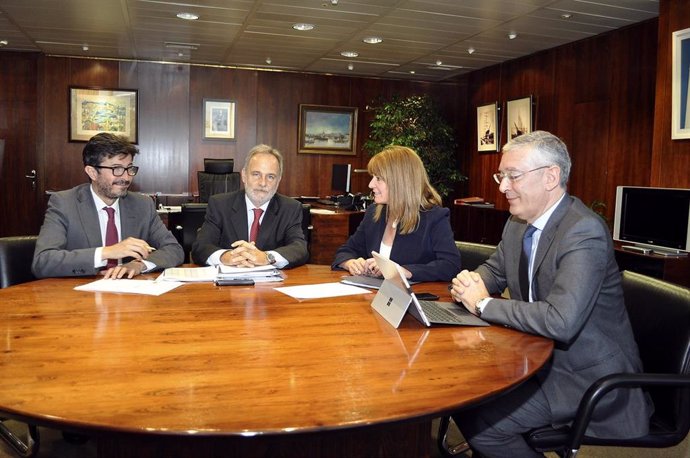 Huelva.- Puertos.- La presidenta de la Autoridad Portuaria presenta sus proyectos al presidente de Puertos del Estado