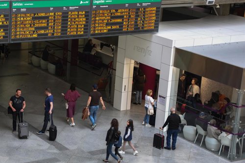 CC.OO. y el Sindicato de Circulación convocan una huelga en ADIF para hoy, coincidiendo con la 'operación salida' de la Semana Santa
