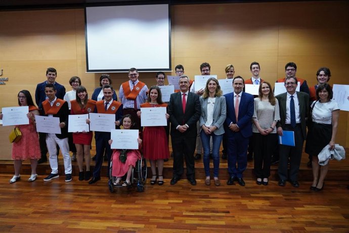 Quince alumnos con discapacidad intelectual se gradúan en el primer título universitario especializado en accesibilidad