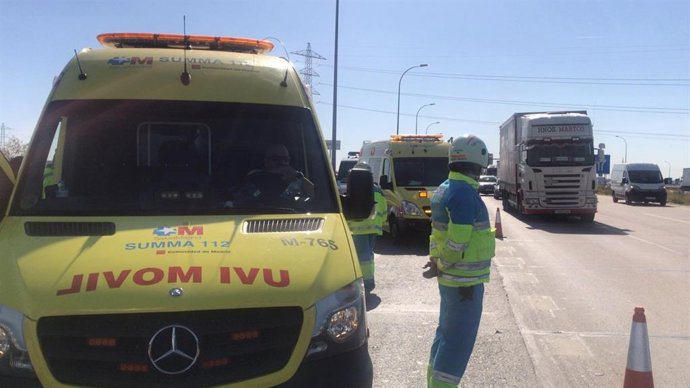 Sucesos.- Un herido con pronóstico reservado y tres leves en un accidente entre una furgoneta y dos turismos