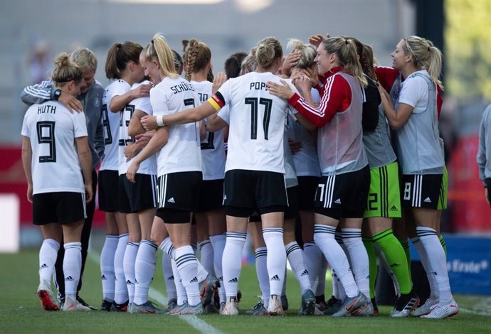 Varias jugadoras de la selección alemana de fútbol femenino.