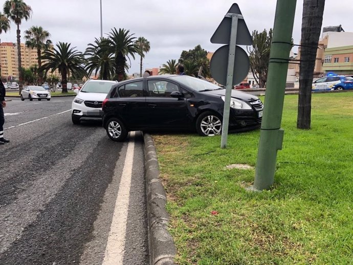 Sucesos.- Buscan al conductor de un vehículo huído después de un accidente en Las Palmas de Gran Canaria