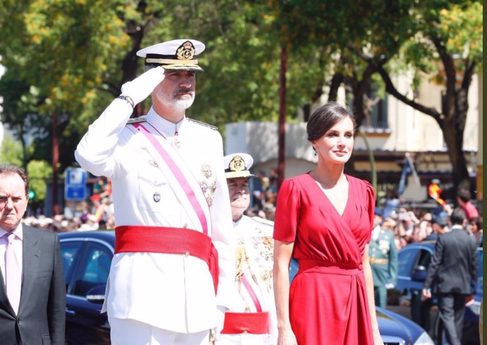 La Reina Letizia rescata el 'rojo' y rinde homenaje a Sevilla