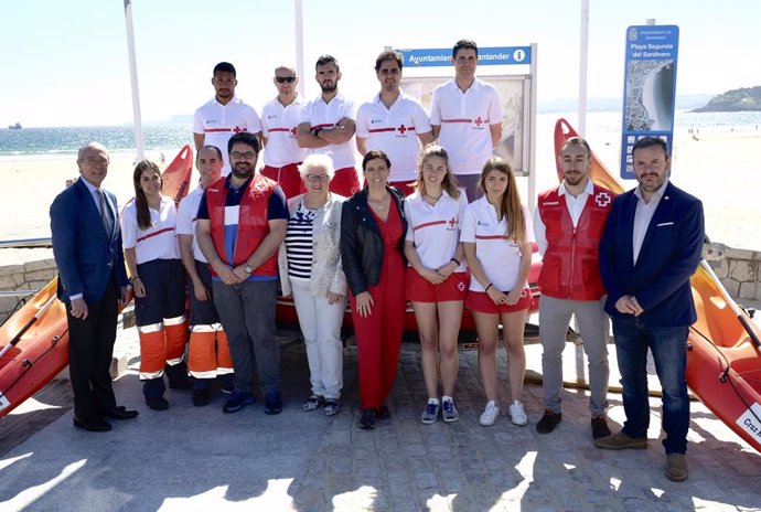 Santander inicia este fin de semana los servicios de salvamento y limpieza para la temporada de playas