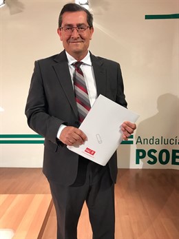 El secretario general del PSOE de Granada, José Entrena.