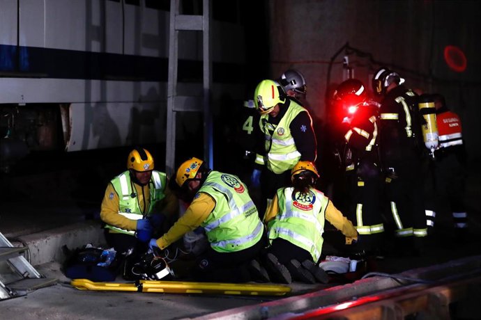 El presidente de la Comunidad de Madrid, Ángel Garrido asiste a un simulacro de incendio en el Metro de Madrid