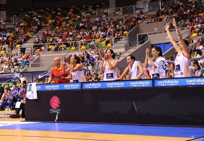 Baloncesto/Selección.- La selección femenina comienza su preparación al Eurobasket arrollando a la anfitriona Letonia