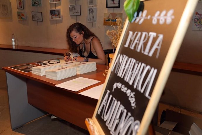 Marta Antipatriarcal presenta este lunes 'Aullemos' en los 'Lunes Literarios' que acoge El Sur