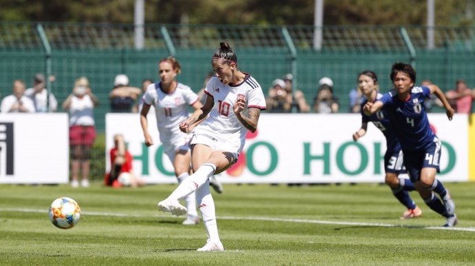 Fútbol/Selección.- La selección femenina deja escapar al final un anímico triunfo ante Japón antes del Mundial