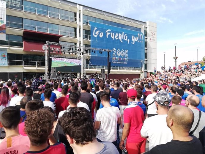 Fuenlabrada.- Más de 5.000 personas festejan ascenso Fuenlabrada a Segunda División, retransmitido en pantalla gigante
