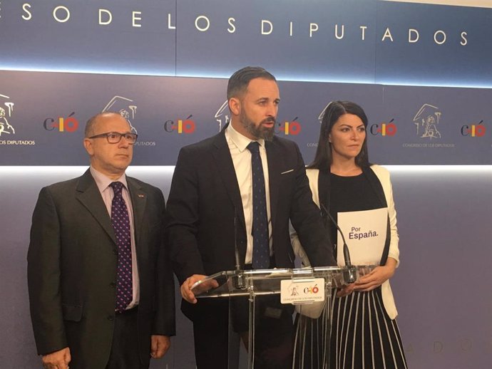 Abascal (Vox) dice que sería "dramático" que el PSOE pactara la abstención de Bildu para gobernar en Navarra