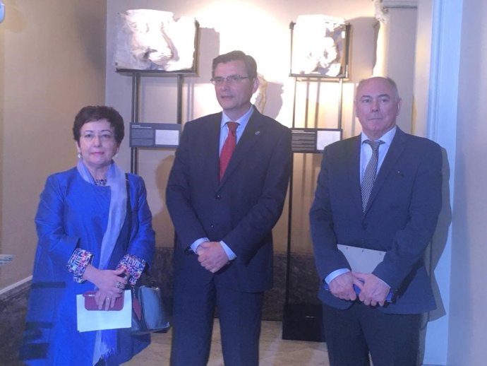 La Junta General acoge una exposición permanente de 5 ménsulas del Convento de San Francisco, que fue su sede originaria