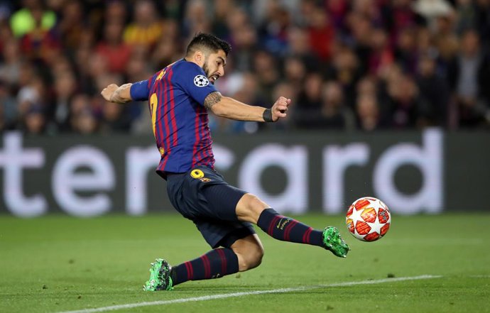 Fútbol.- Luis Suárez finaliza la parte de su recuperación con el Barcelona y se 