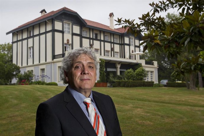 Los hosteleros elegirán el 25 de junio nuevo presidente, cargo al que quiere optar de nuevo Cuevas