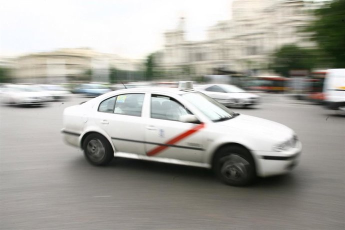 AMP2.- El Ayuntamiento de Madrid introducirá la uniformidad en la vestimenta de los taxistas 