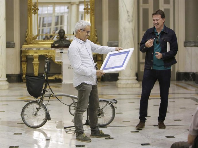 Valencia.- El geógrafo Paco Tortoso destaca que peatonalizar el centro y una malla ciclista logrará "una ciudad amable"
