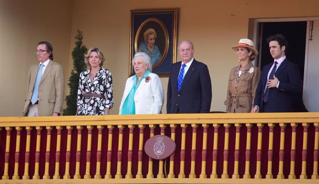María de las Merdeces, la madre del Rey Juan Carlos, muy presente en su despedida pública
