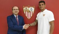 El Sevilla confirma el fichaje del central brasileño Diego Carlos