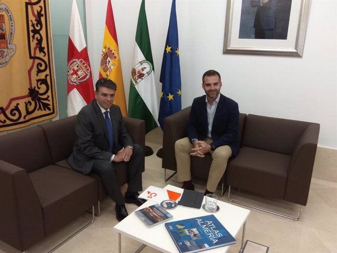 Almería.-26M.-Cazorla (Cs) acaba su reunión con el candidato del PP sin haber hablado ni de acuerdos ni pactos