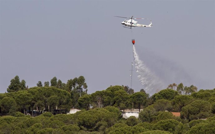 Controlado el incendio forestal de Beas (Huelva)