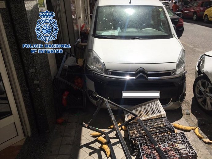 Granada.- Sucesos.- Detenido tras estrellarse con una furgoneta con más de 35 kilos de hachís en el Zaidín